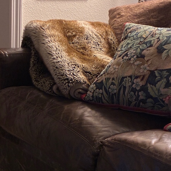 Pottery Barn Brown Ombré Faux Fur 50x60 Throw - Picture 1 of 5